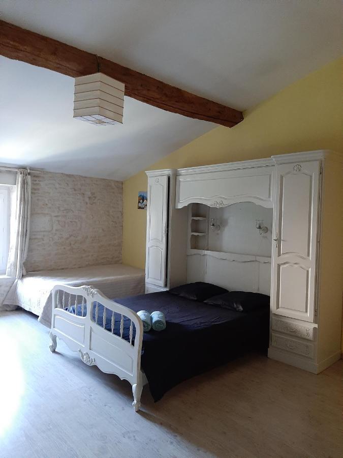 Apartamento Le Petit Bois Niort Exterior foto